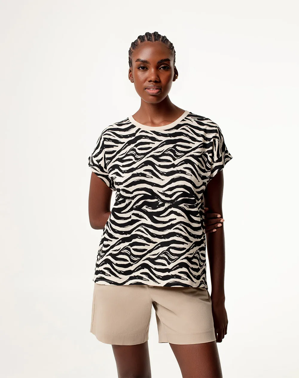 Camiseta regular fit manga corta estampada sold by Gef