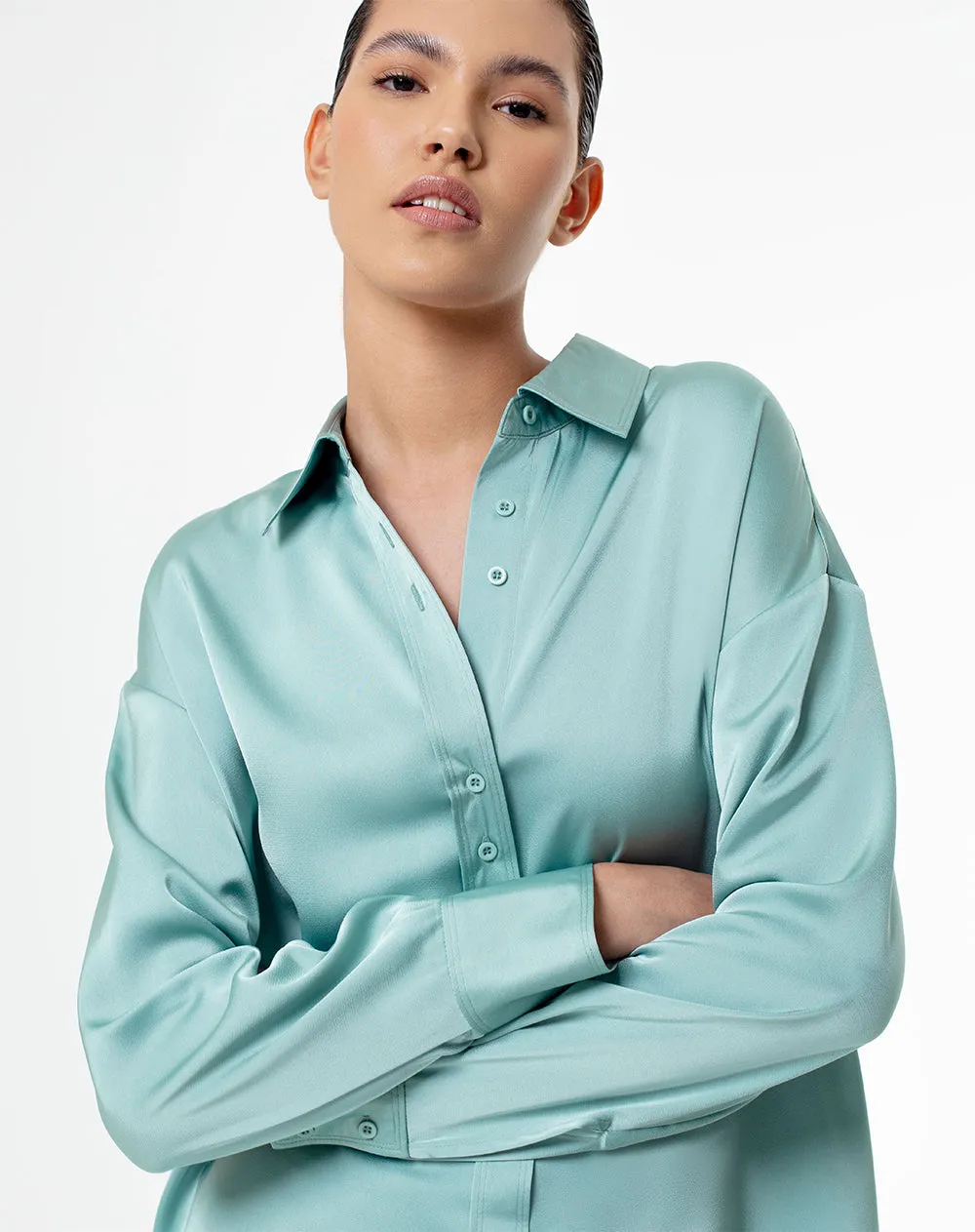 Camisa oversized fit manga larga verde sold by Gef