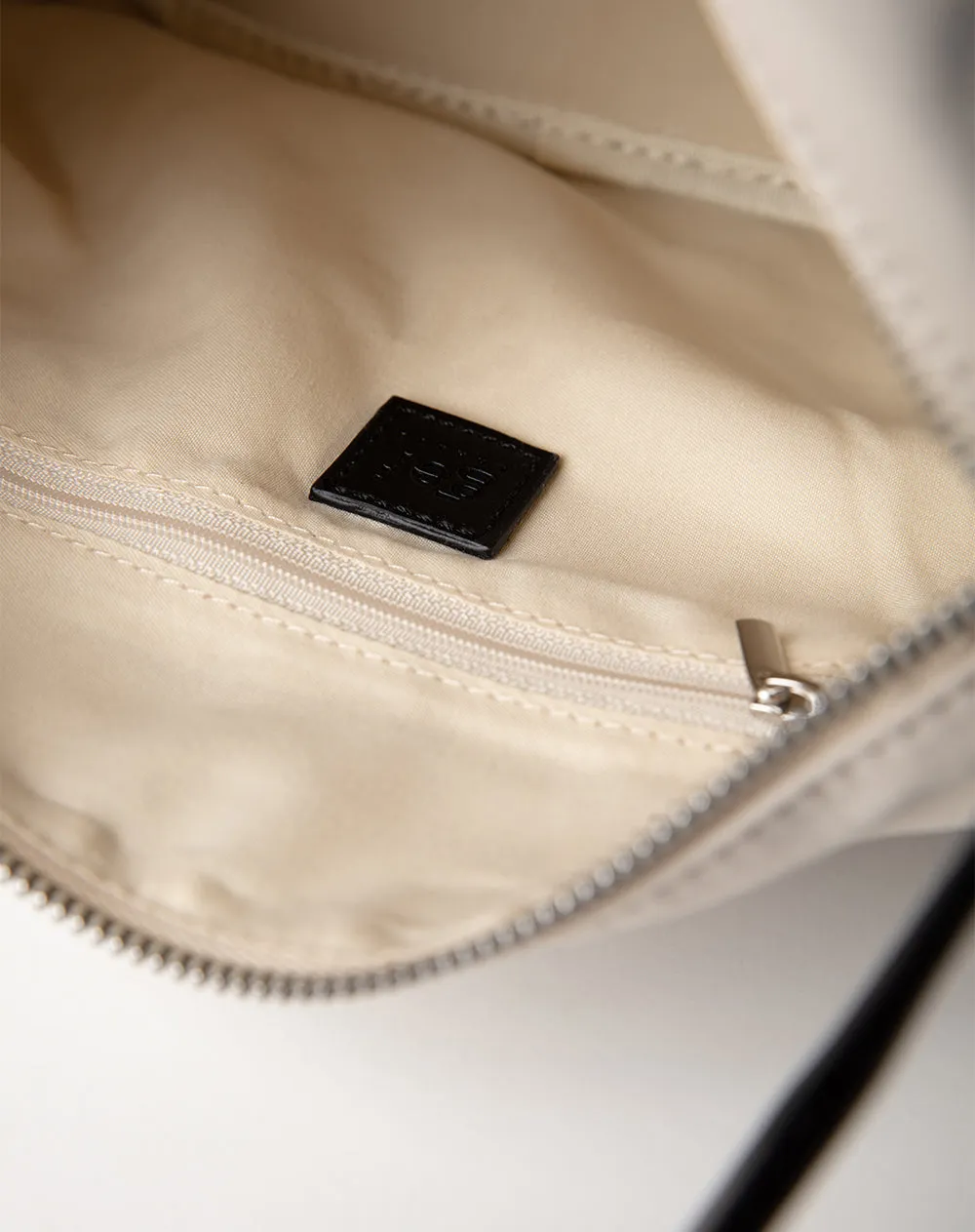 Bolso beige sold by Gef product image thumbnail 4