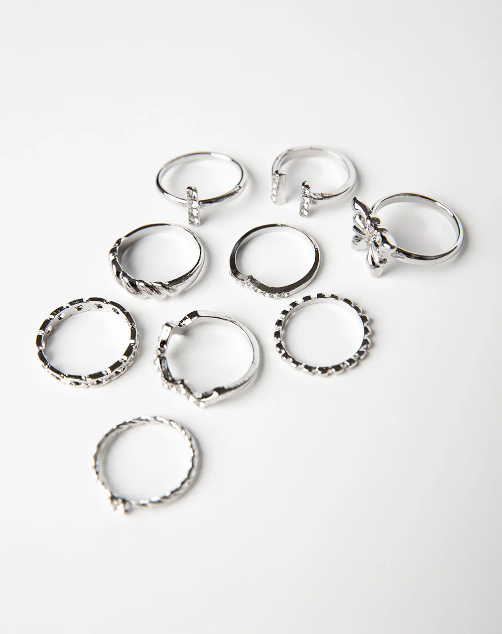 Set de anillos plateados sold by Gef