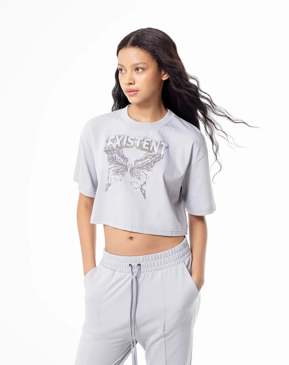 Camiseta crop regular algodón gris estampada mujer sold by Gef