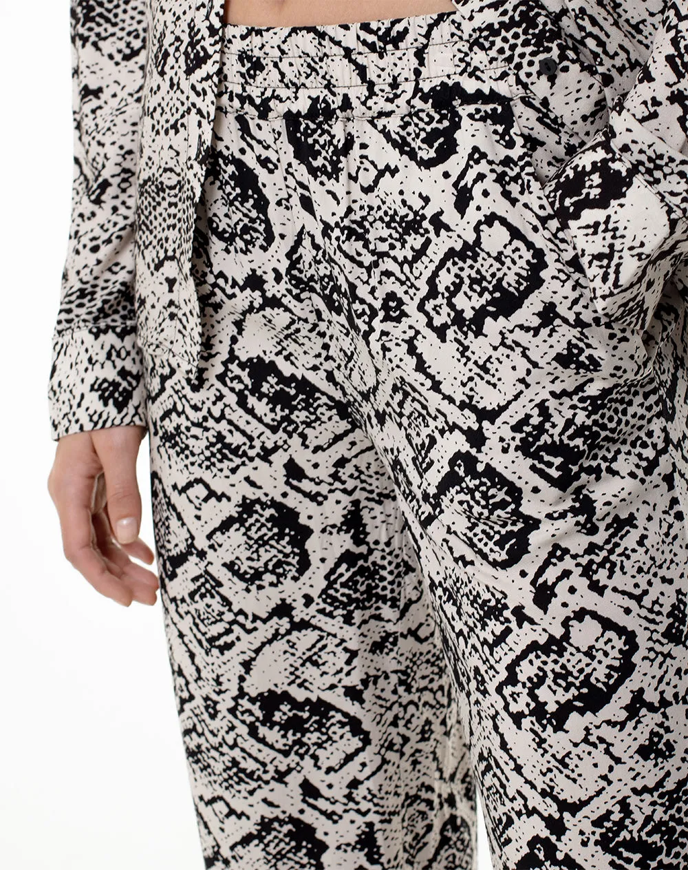 Pantalón wide leg tiro medio estampado mujer sold by Gef product image thumbnail 4