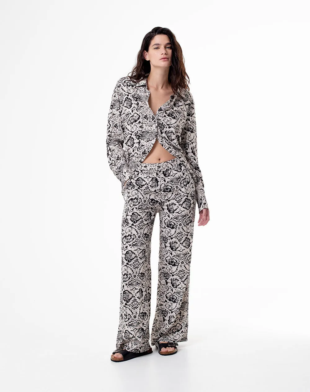 Pantalón wide leg tiro medio estampado mujer sold by Gef