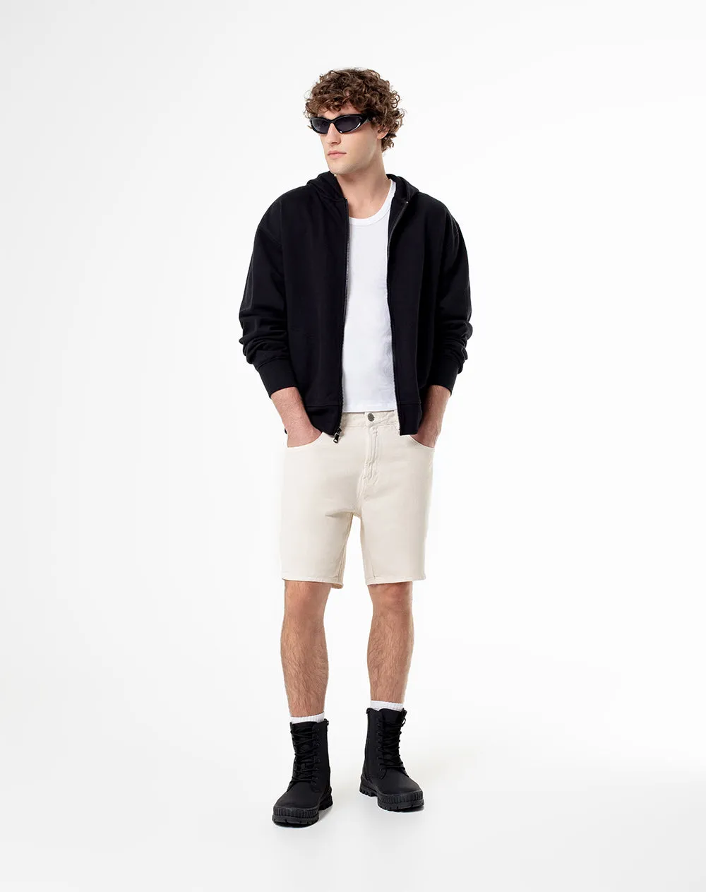 Bermuda regular fit vainilla sold by Gef