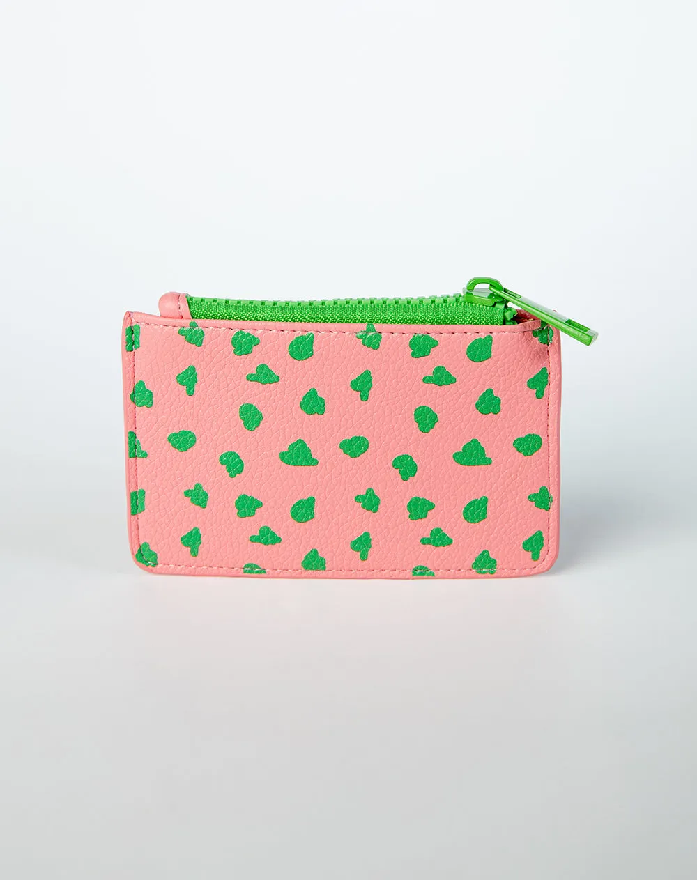 Billetera portadocumentos coral estampado sold by Gef