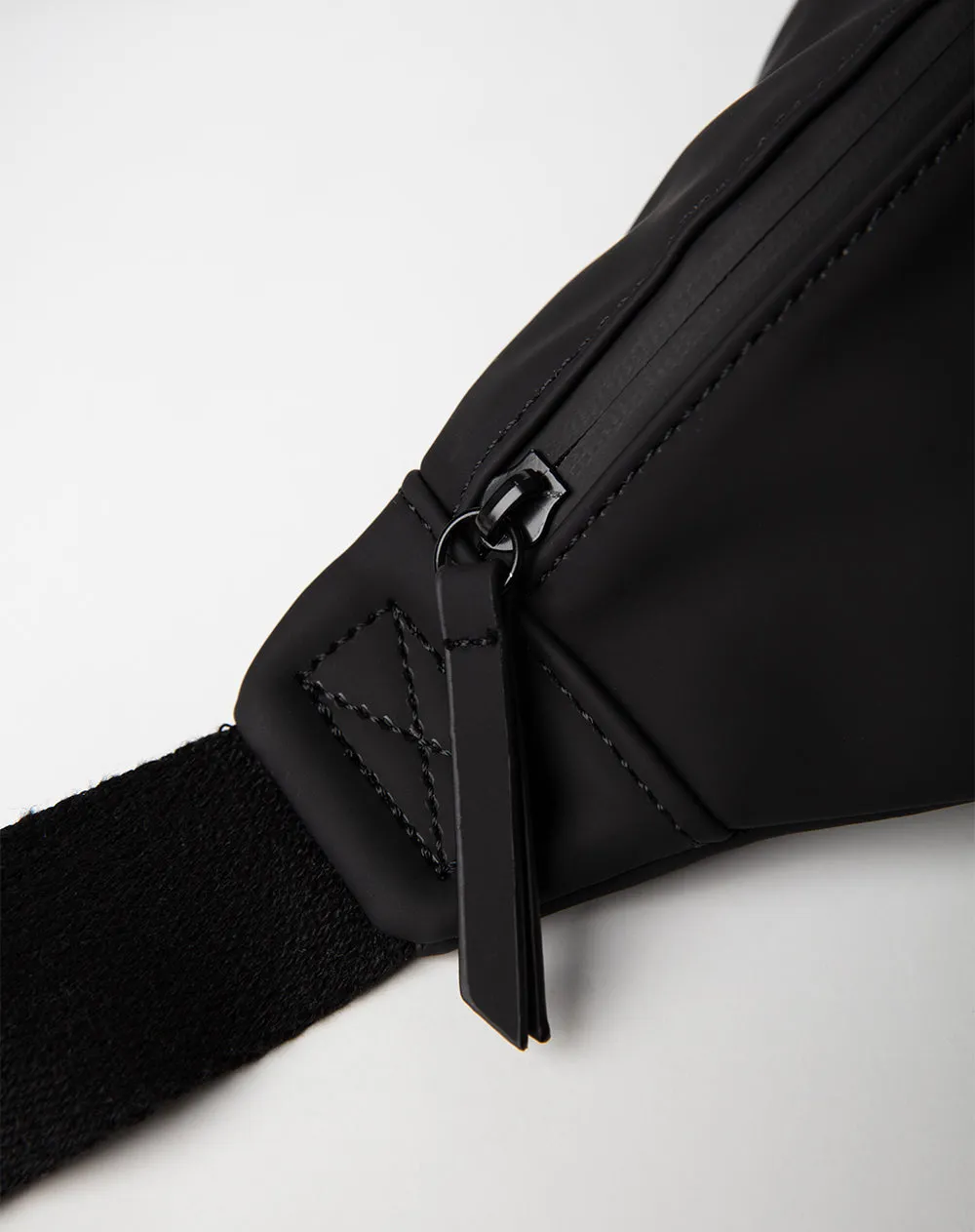 Riñonera negra sold by Gef product image thumbnail 4