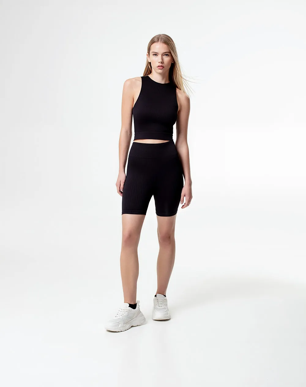 Camiseta fitted fit negra sold by Gef product image thumbnail 4