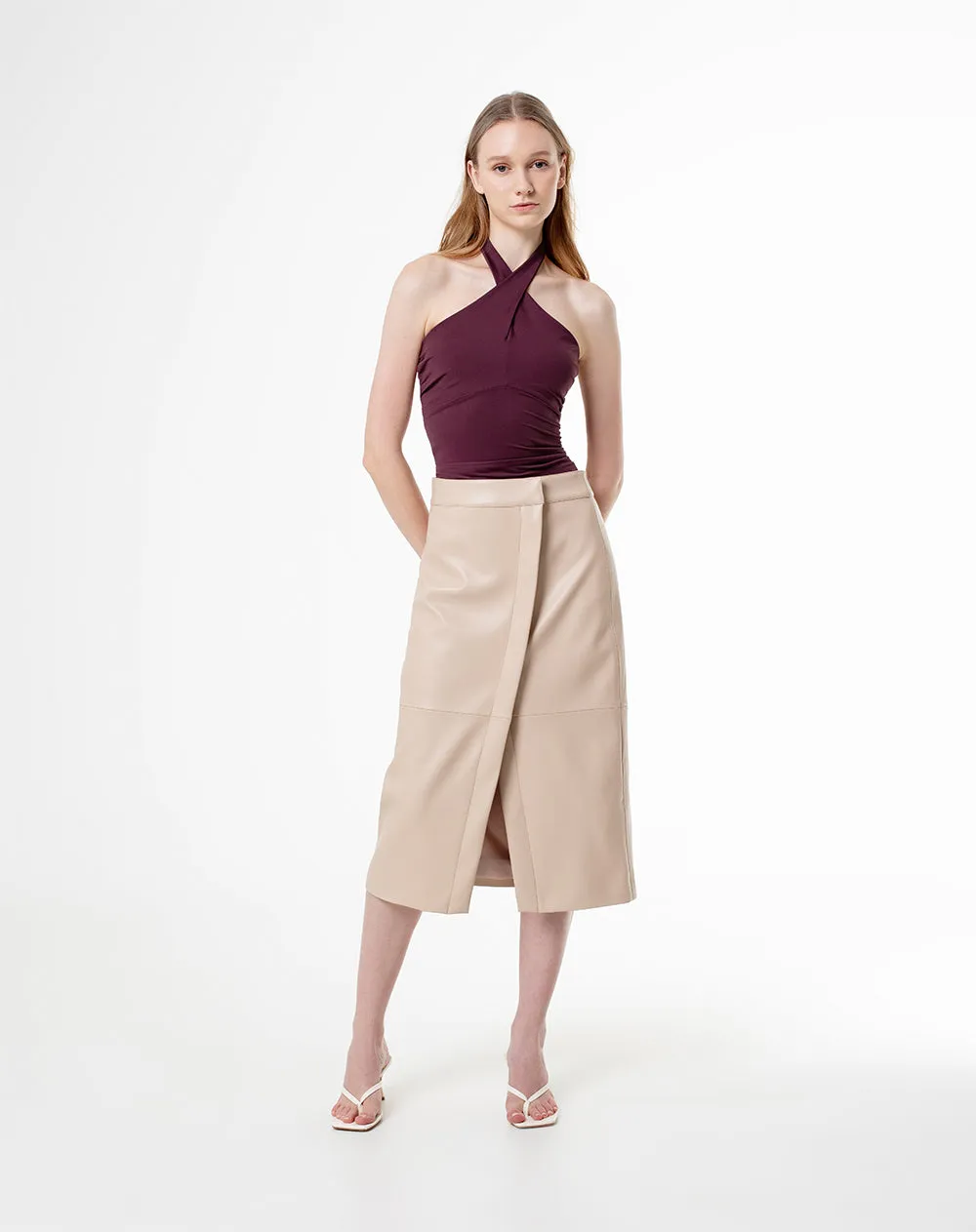 Top halter slim broche en cuello vino tinto mujer sold by Gef product image thumbnail 5