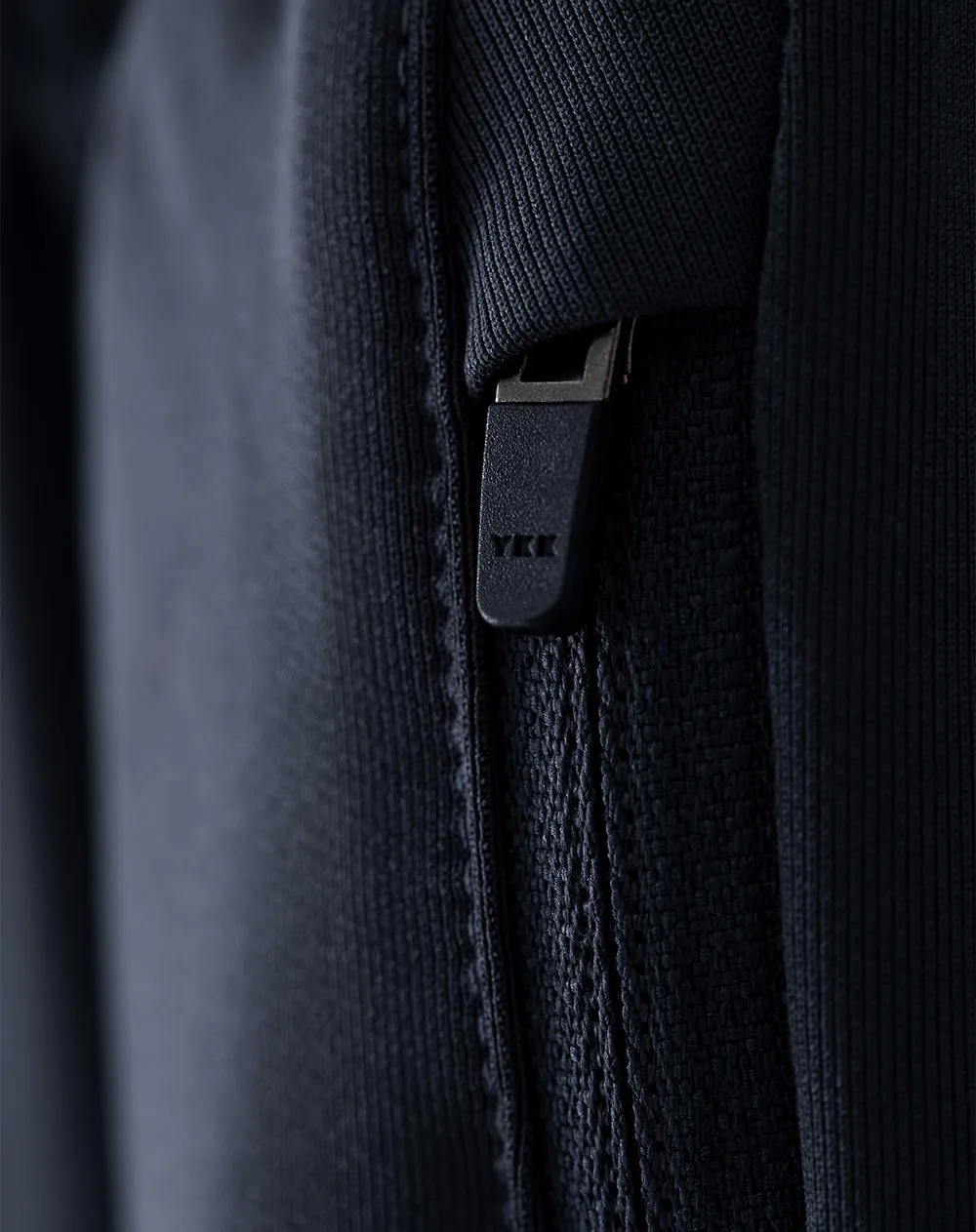 Pantalón deportivo control humedad gris hombre sold by Gef product image thumbnail 2