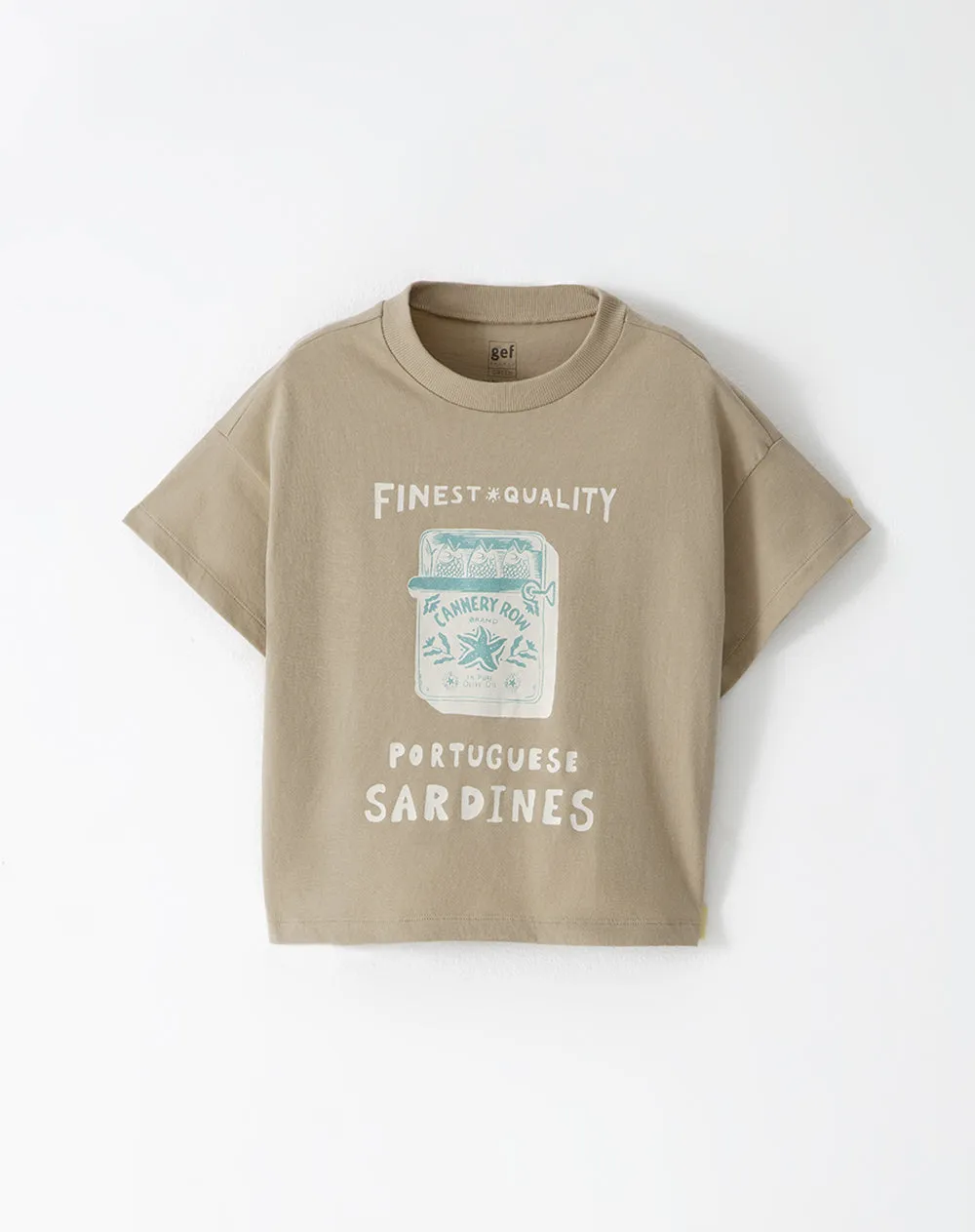 Camiseta regular algodón caqui estamada niña sold by Gef