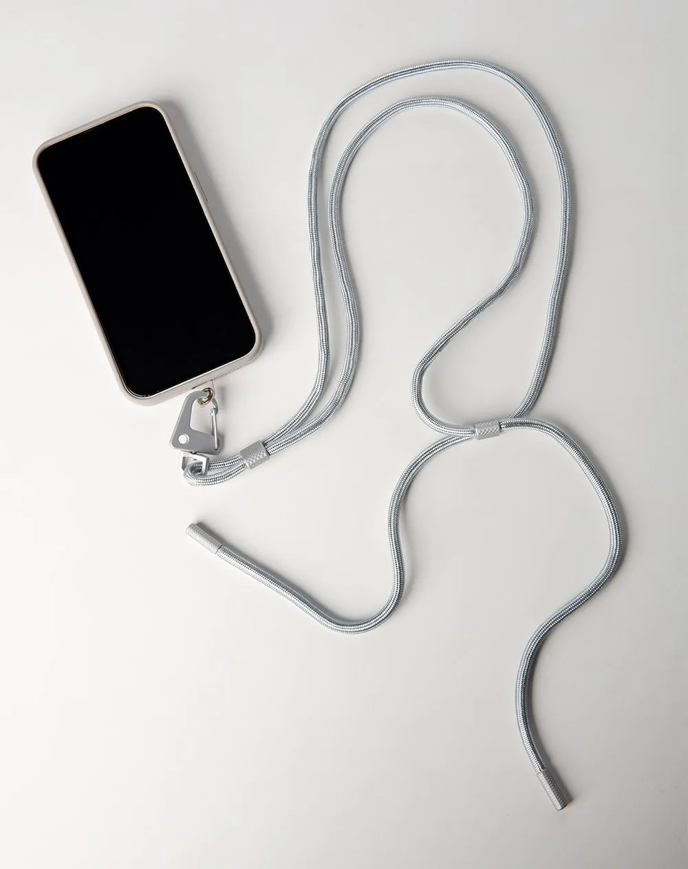 Correa portacelular plateada sold by Gef