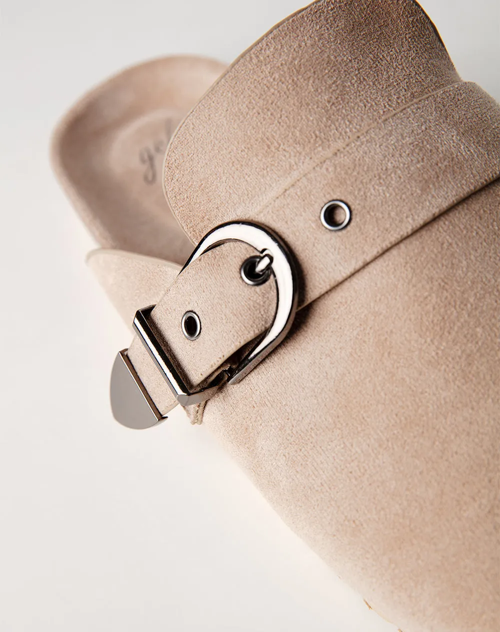 Zuecos tipo clog gamuzado café mujer sold by Gef product image thumbnail 4