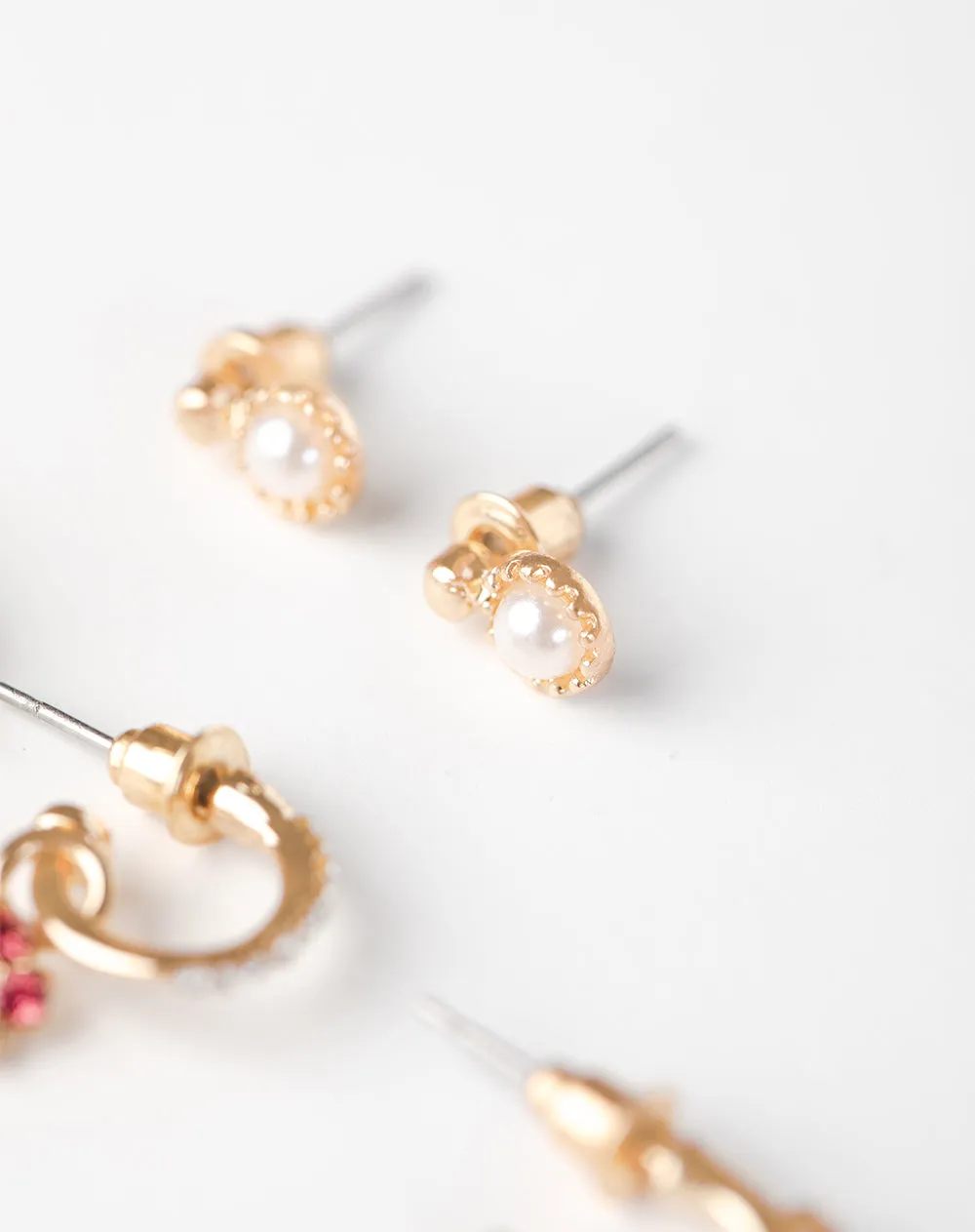 Aretes pack x6 dorados sold by Gef product image thumbnail 4