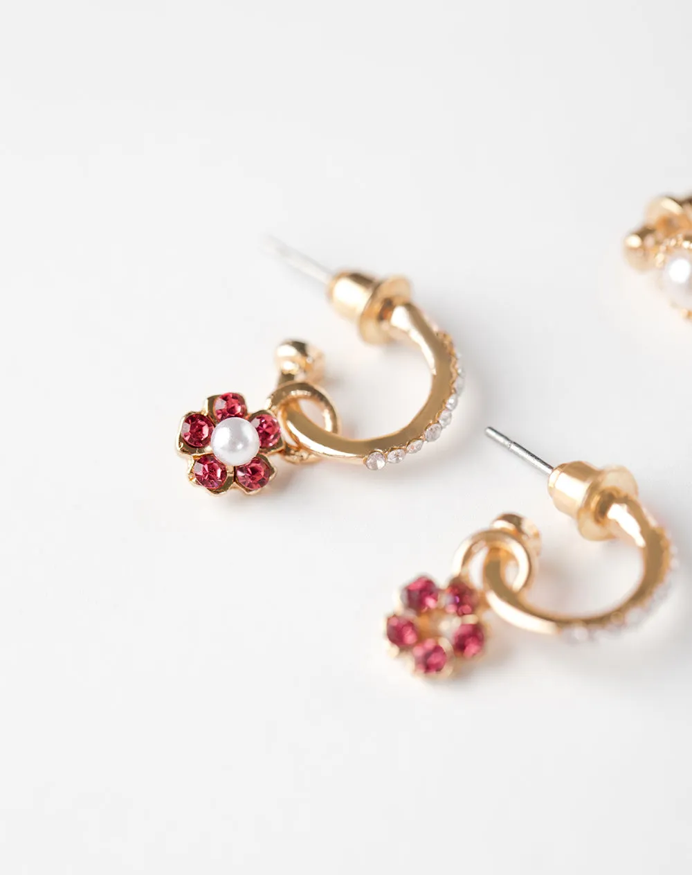 Aretes pack x6 dorados sold by Gef product image thumbnail 2