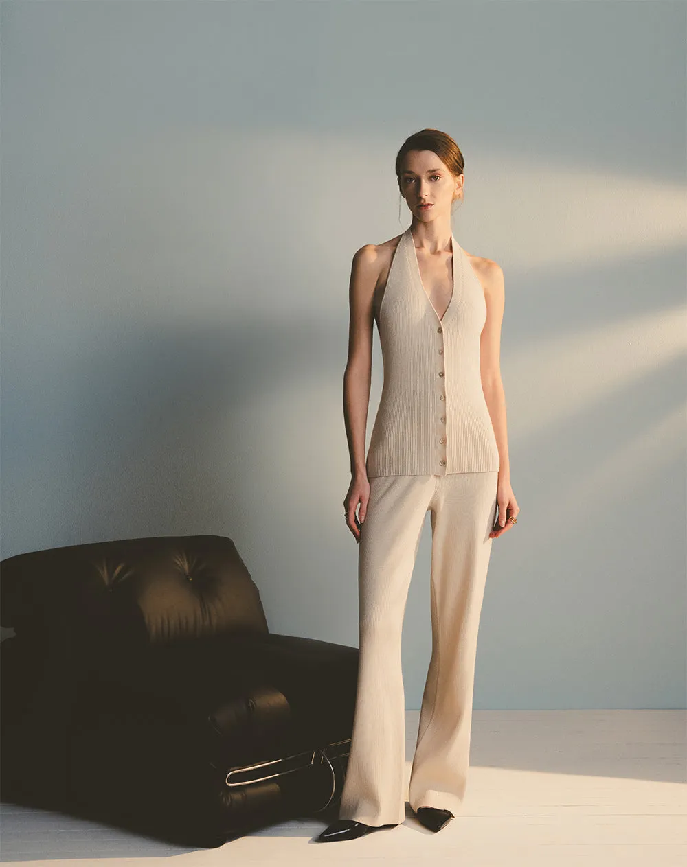 Pantalón fitted fit tiro alto habano sold by Gef