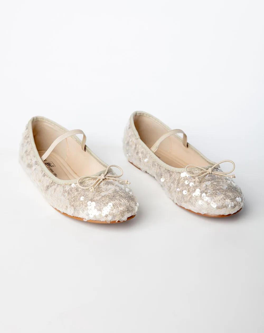 Baletas doradas sold by Gef