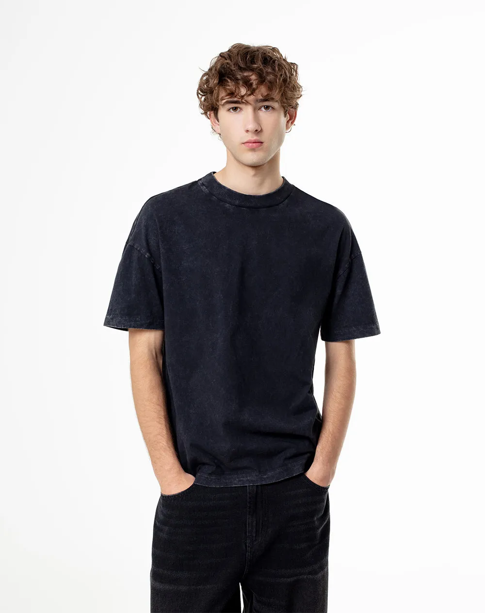 Camiseta regular fit manga corta negra sold by Gef product image thumbnail 3