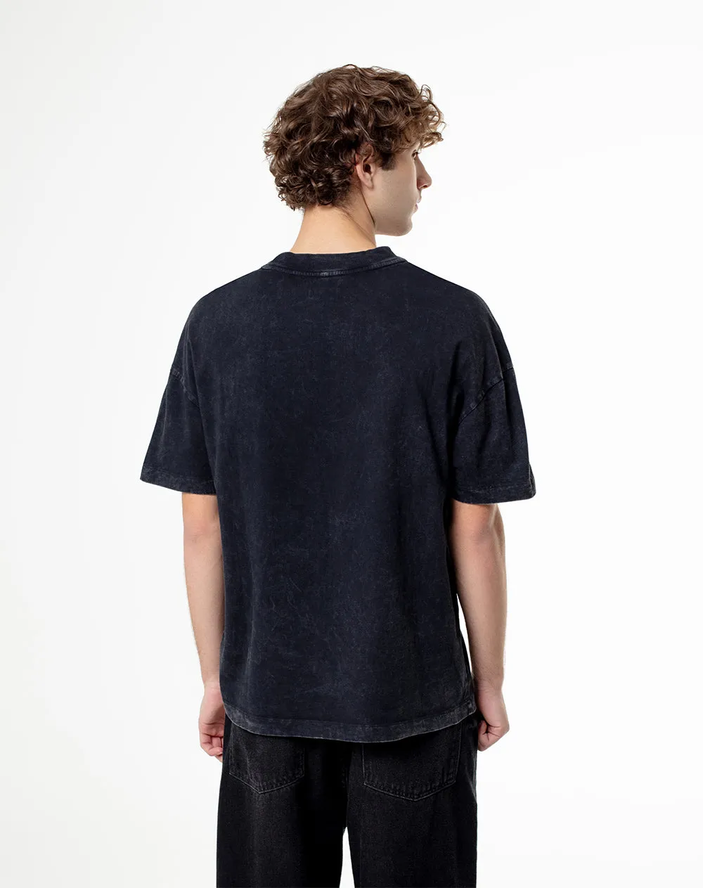 Camiseta regular fit manga corta negra sold by Gef product image thumbnail 2