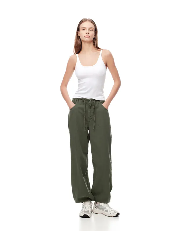 Pantalón tipo jogger tiro medio algodón pretina y bota en resorte verde para mujer sold by Gef