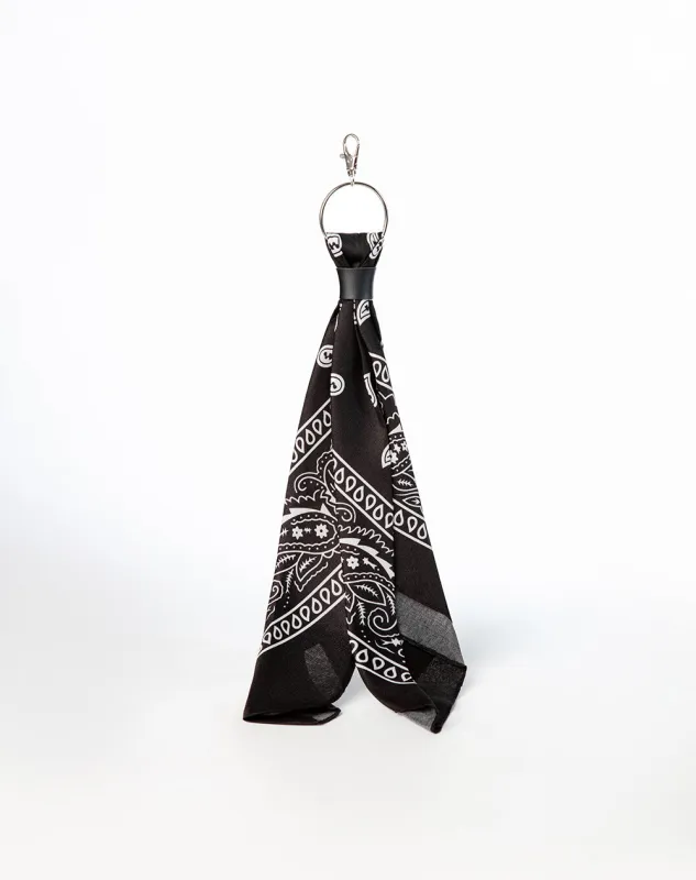 Charms pañoleta negro sold by Gef