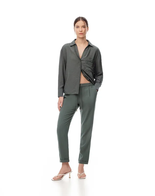 Pantalón regular fit tiro medio verde sold by Gef