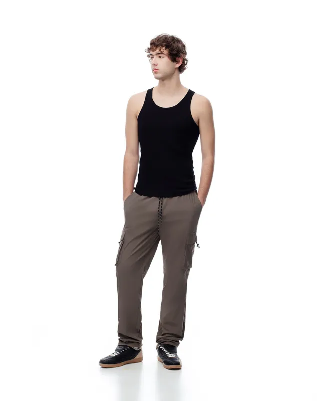 Pantalón cargo regular liviano café hombre sold by Gef