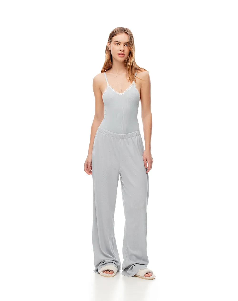 Set gris claro sold by Gef