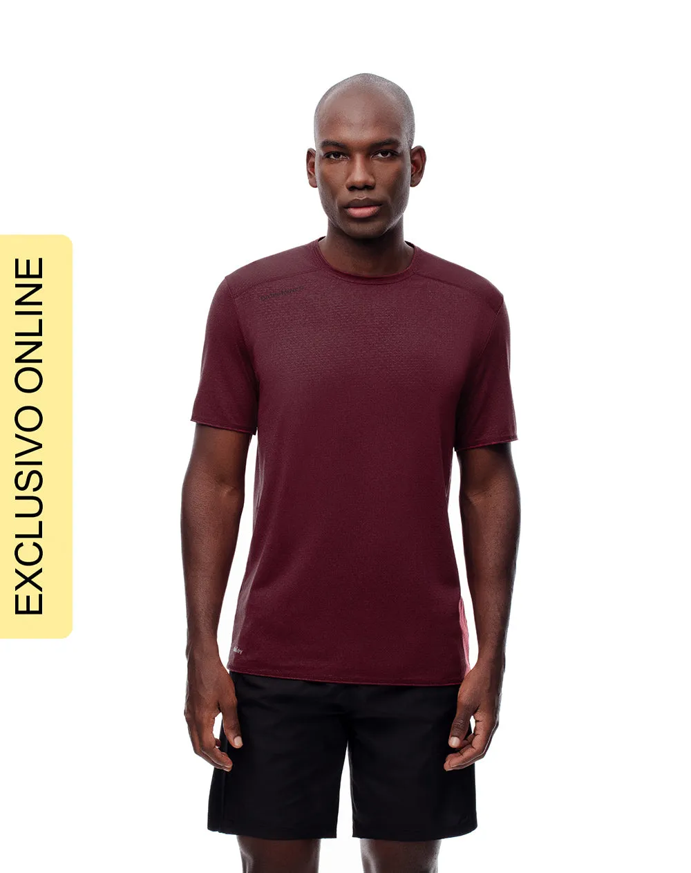 Camiseta deportiva control humedad vinotinto hombre sold by Gef