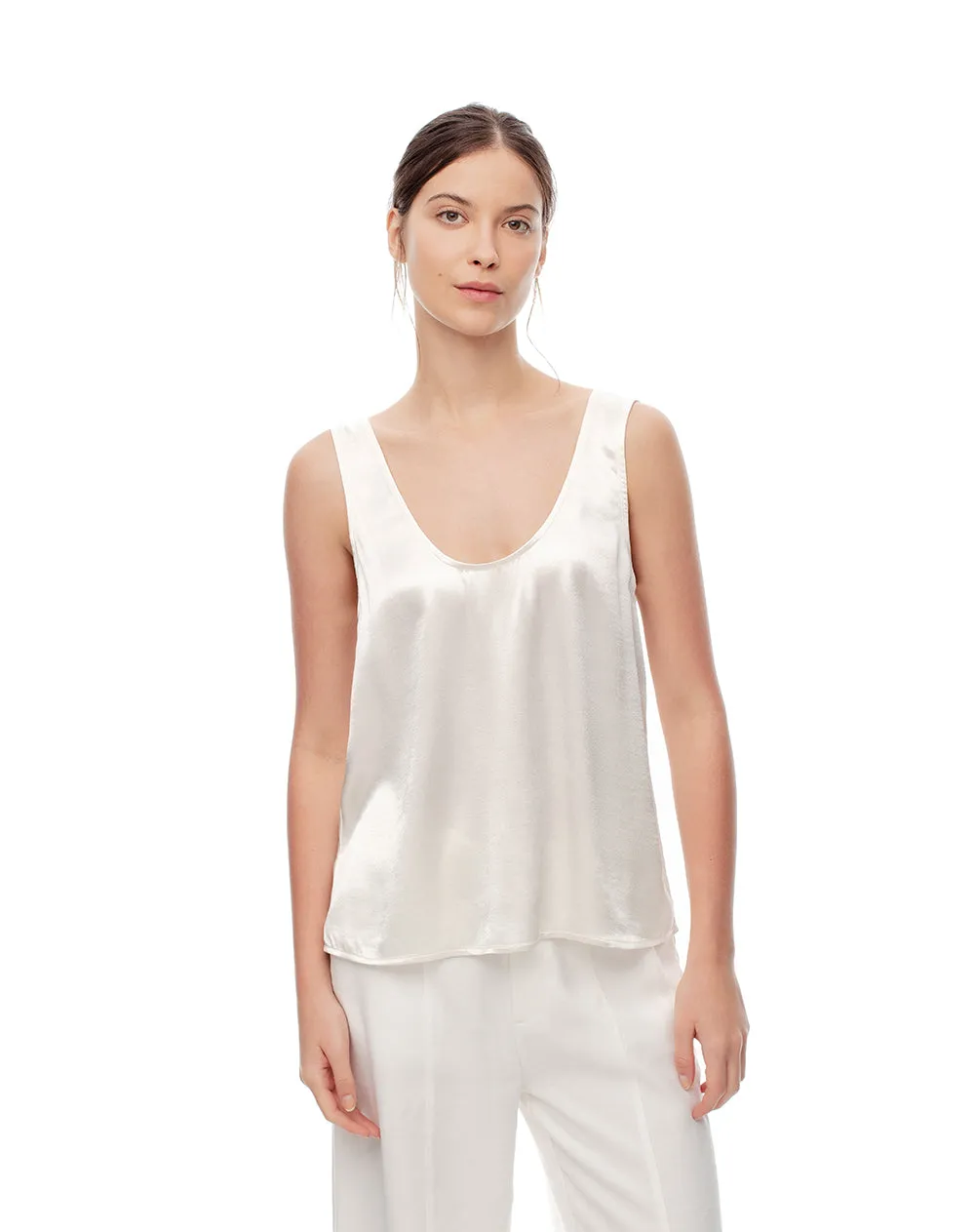 Blusa holgada satín habano mujer sold by Gef