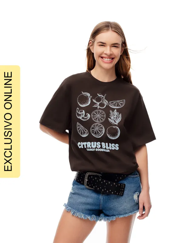 Camiseta relaxed fit manga corta chocolate sold by Gef