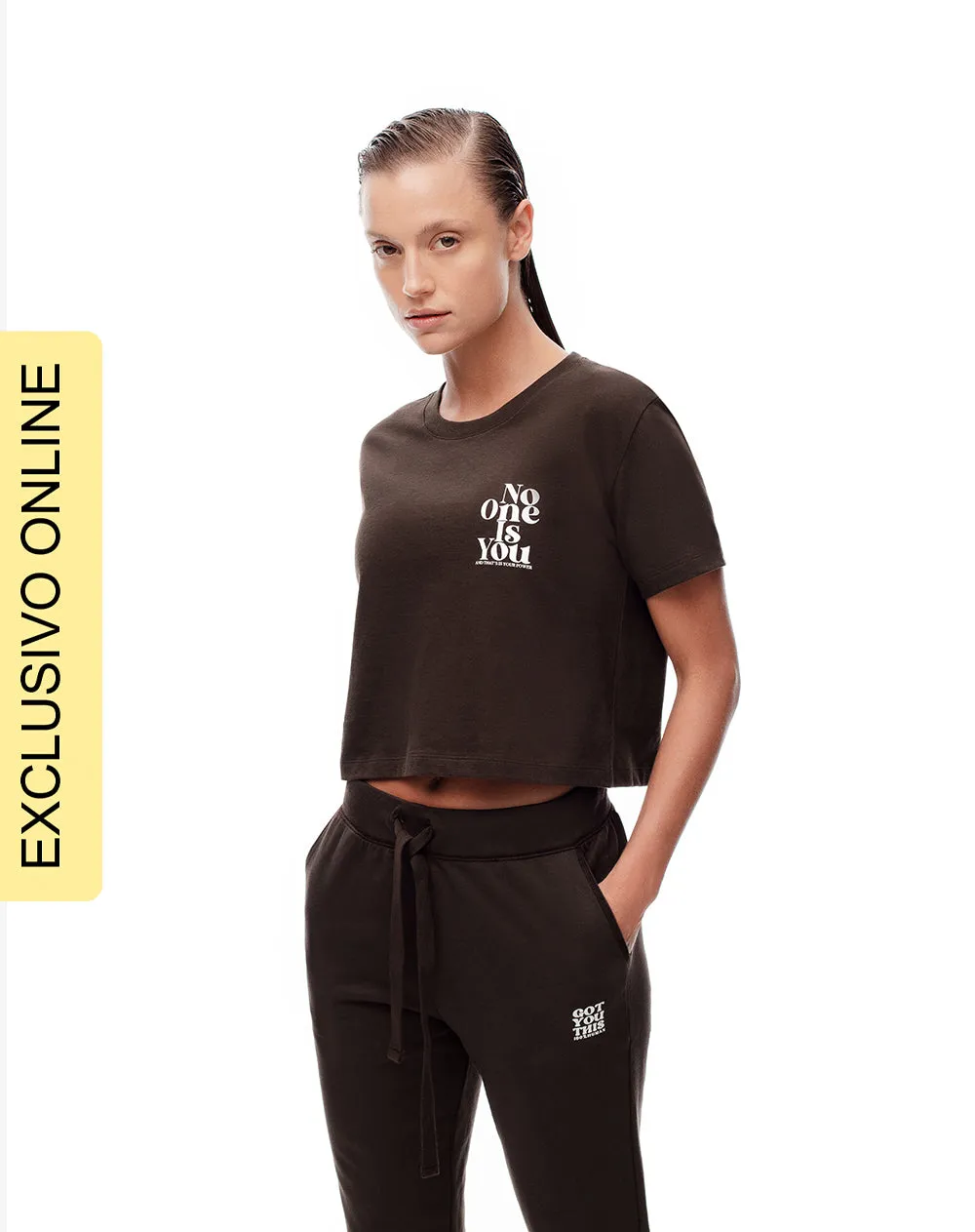 Camiseta crop regular algodón chocolate mujer sold by Gef