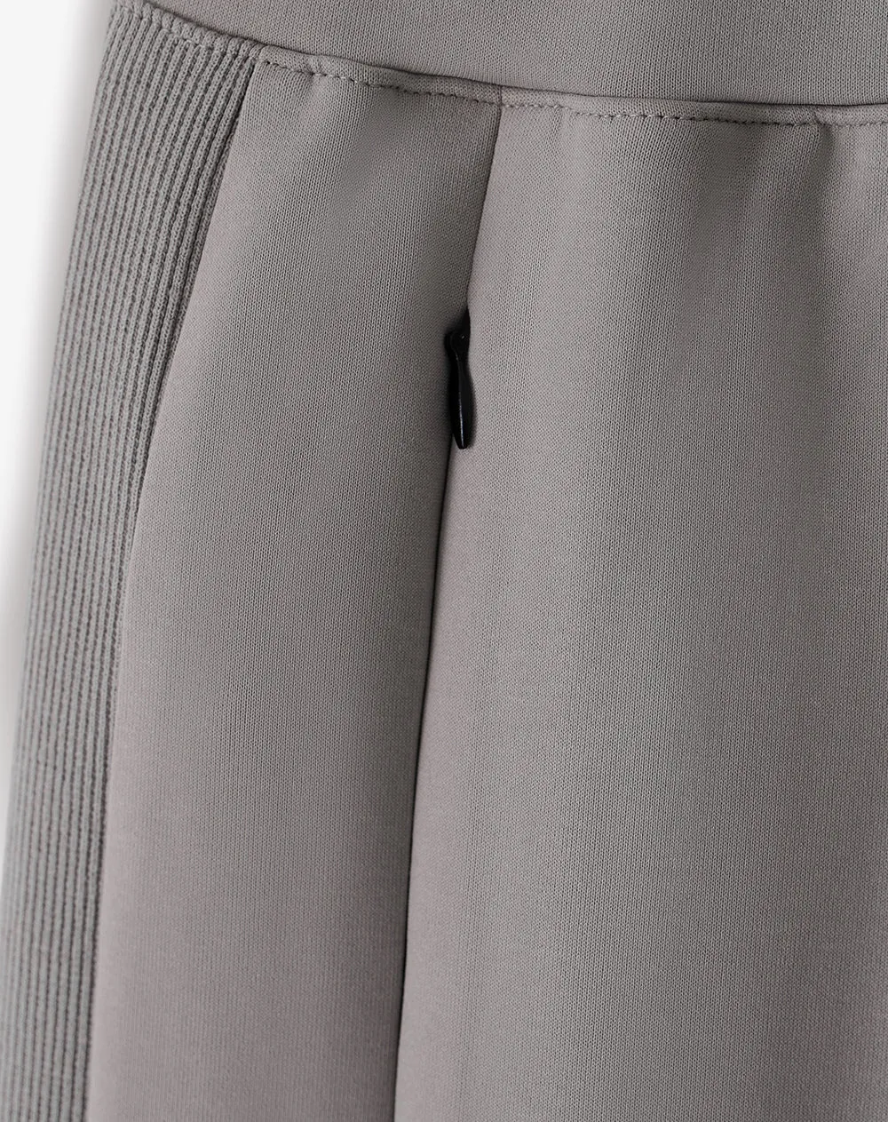 Pantalón deportivo taupe hombre sold by Gef product image thumbnail 2