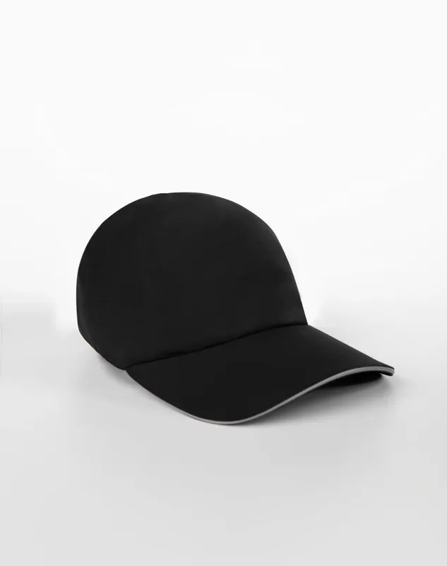 Gorra negra sold by Gef