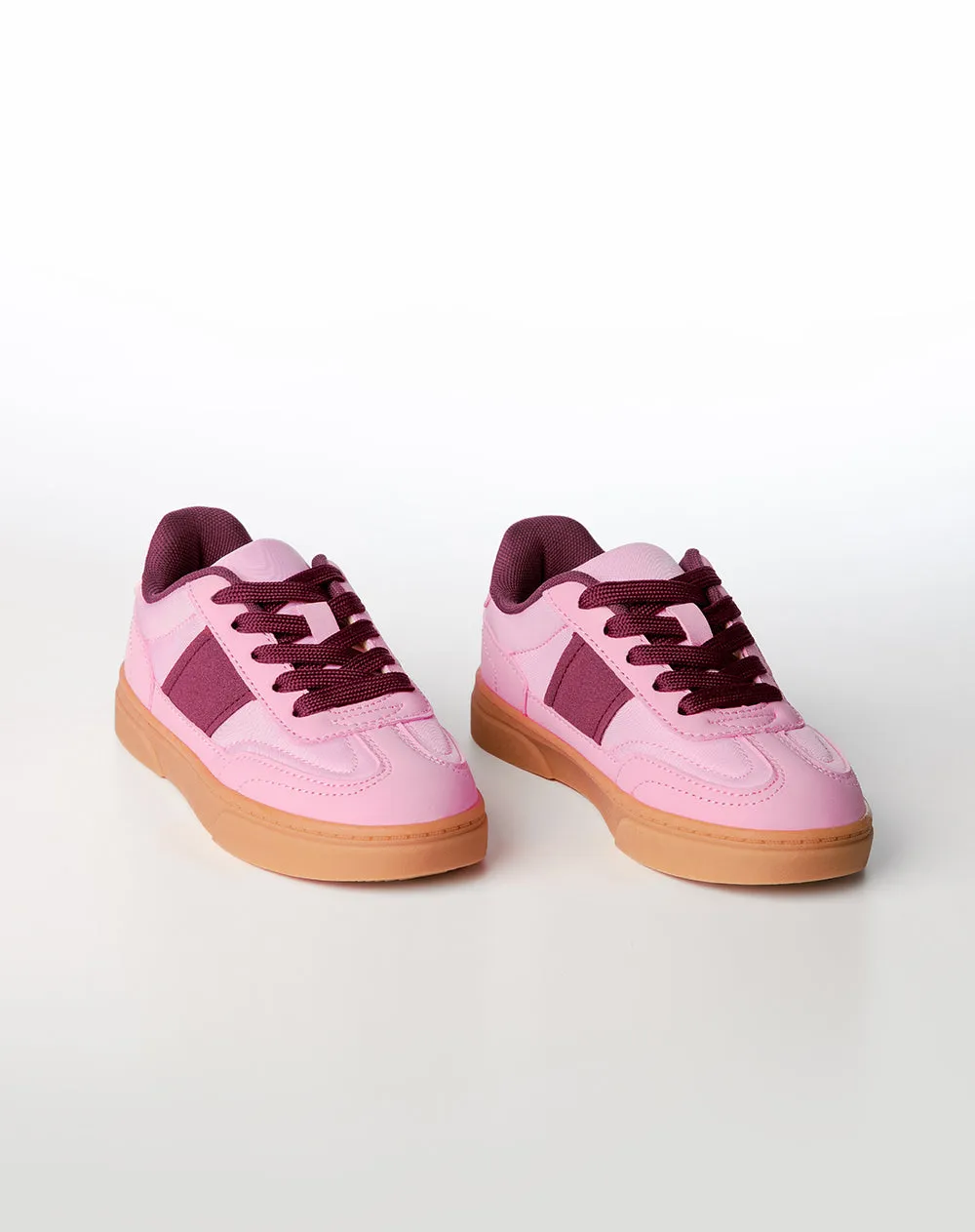 Tenis rosado sold by Gef