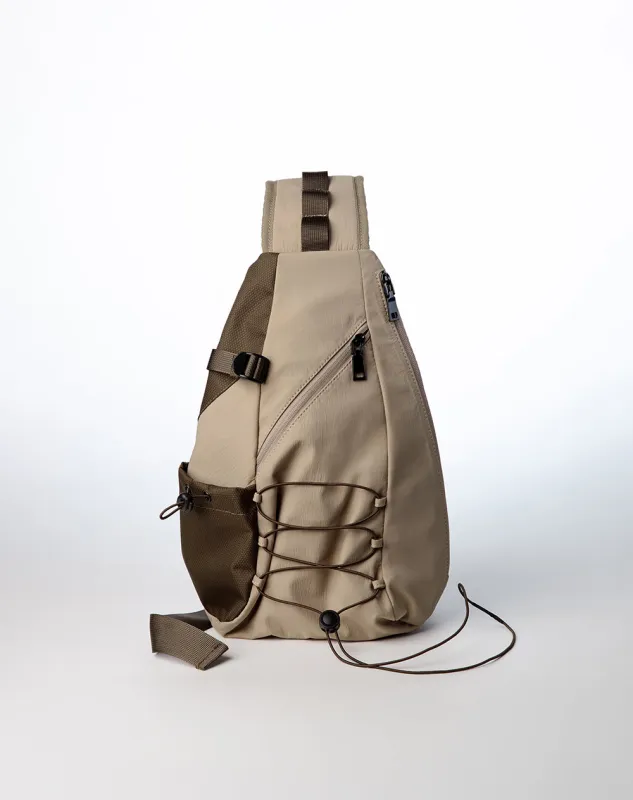 Morral tipo sling crossbody con ajuste frontal café sold by Gef