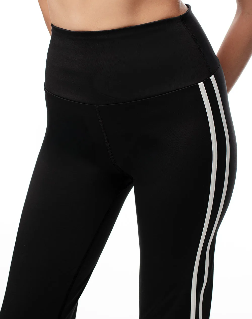 Pantalón deportivo flare tiro alto negro mujer sold by Gef product image thumbnail 3