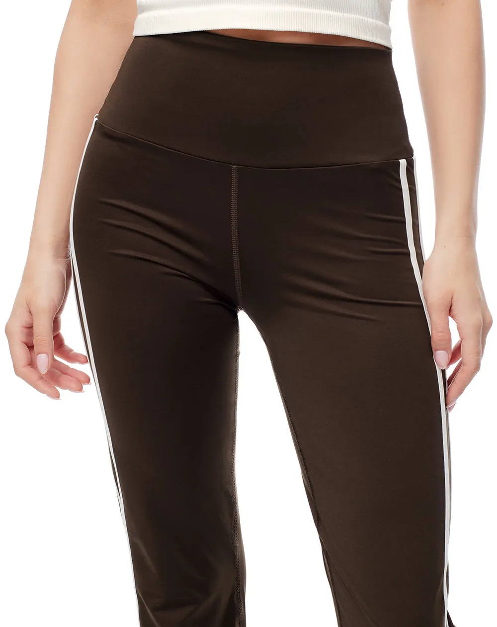Pantalón deportivo flare tiro alto café mujer sold by Gef product image thumbnail 3