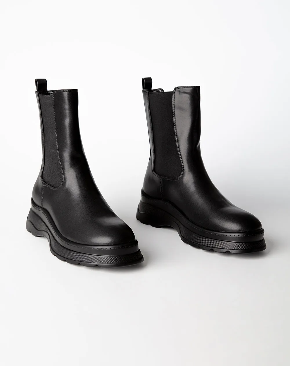 Botas caña baja negras sold by Gef