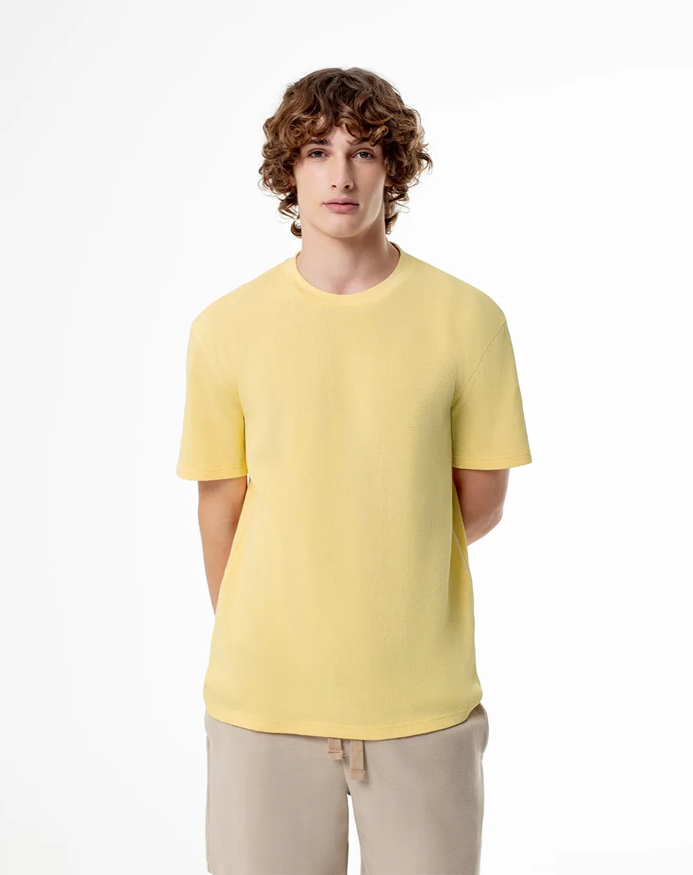 Camiseta oversized fit manga corta amarilla sold by Gef
