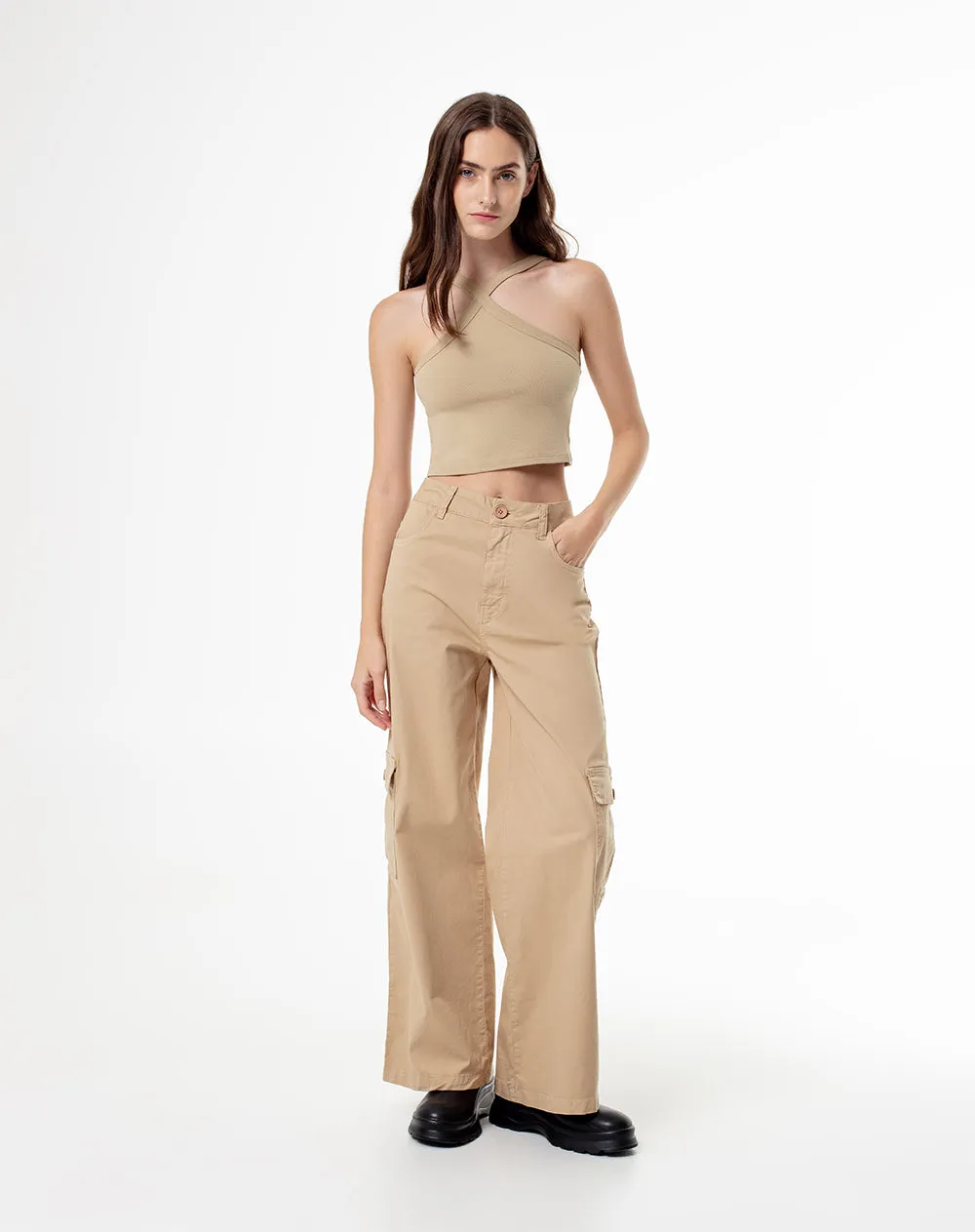 Cargo relaxed fit tiro alto habano sold by Gef