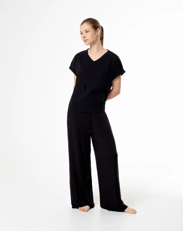 Pantalón relaxed fit tiro medio negro sold by Gef