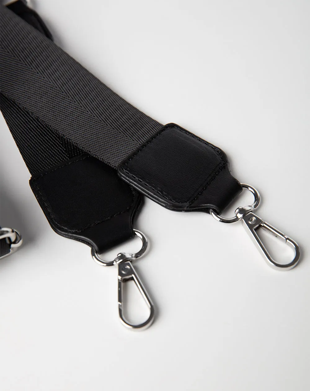 Bolso negro sold by Gef product image thumbnail 5