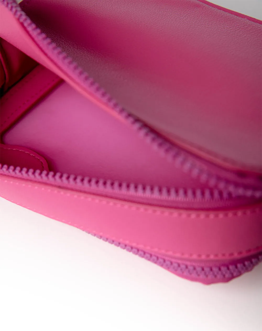 Bolso rosado sold by Gef product image thumbnail 4