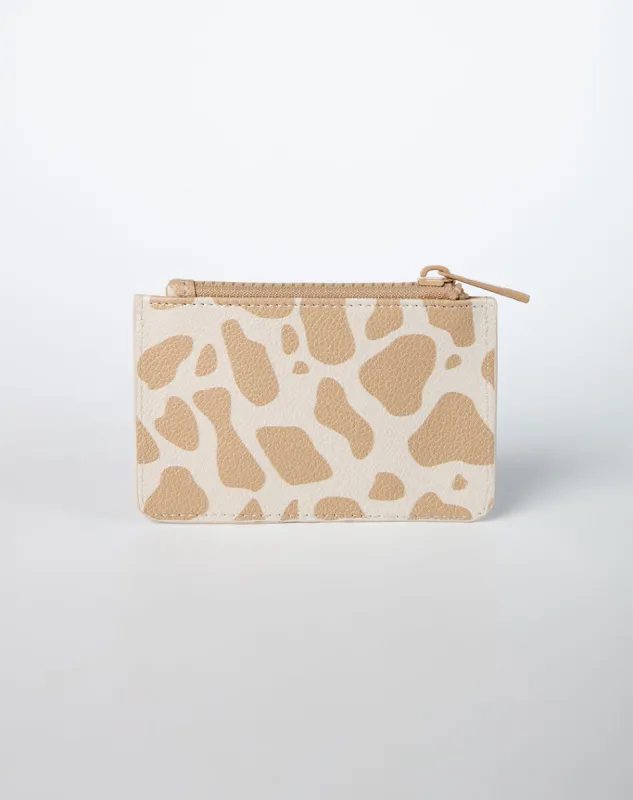 Billetera portadocumentos beige estampado sold by Gef