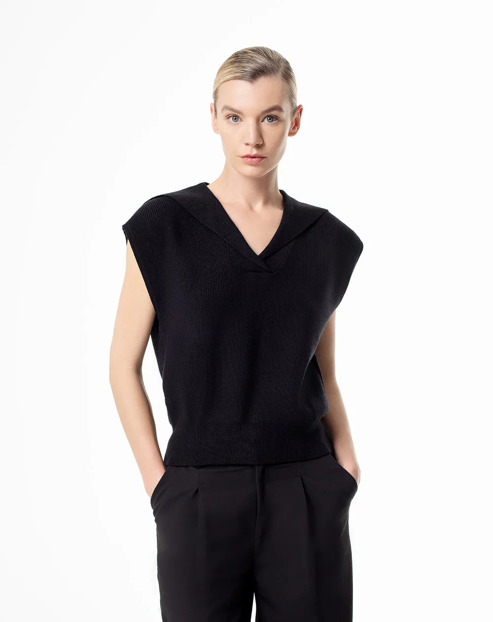 Chaleco oversize tejido negro mujer sold by Gef