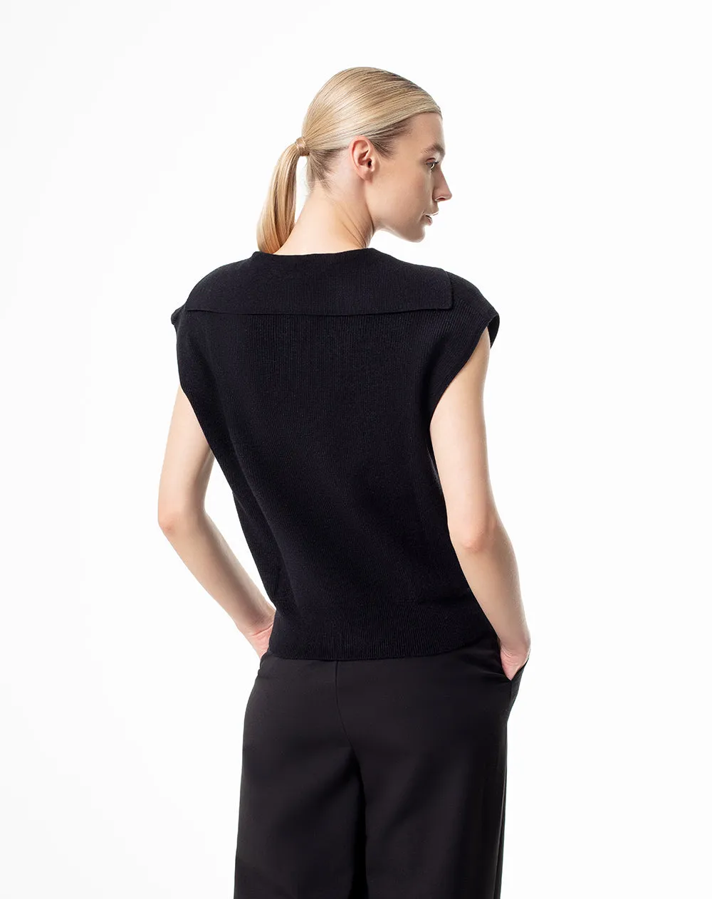 Chaleco oversize tejido negro mujer sold by Gef product image thumbnail 2