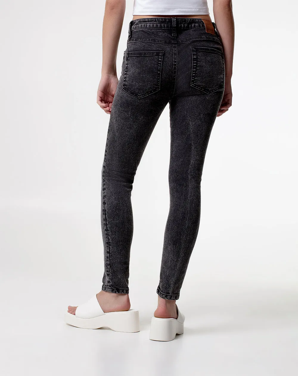 Jean skinny fit tiro medio denim negro sold by Gef product image thumbnail 2