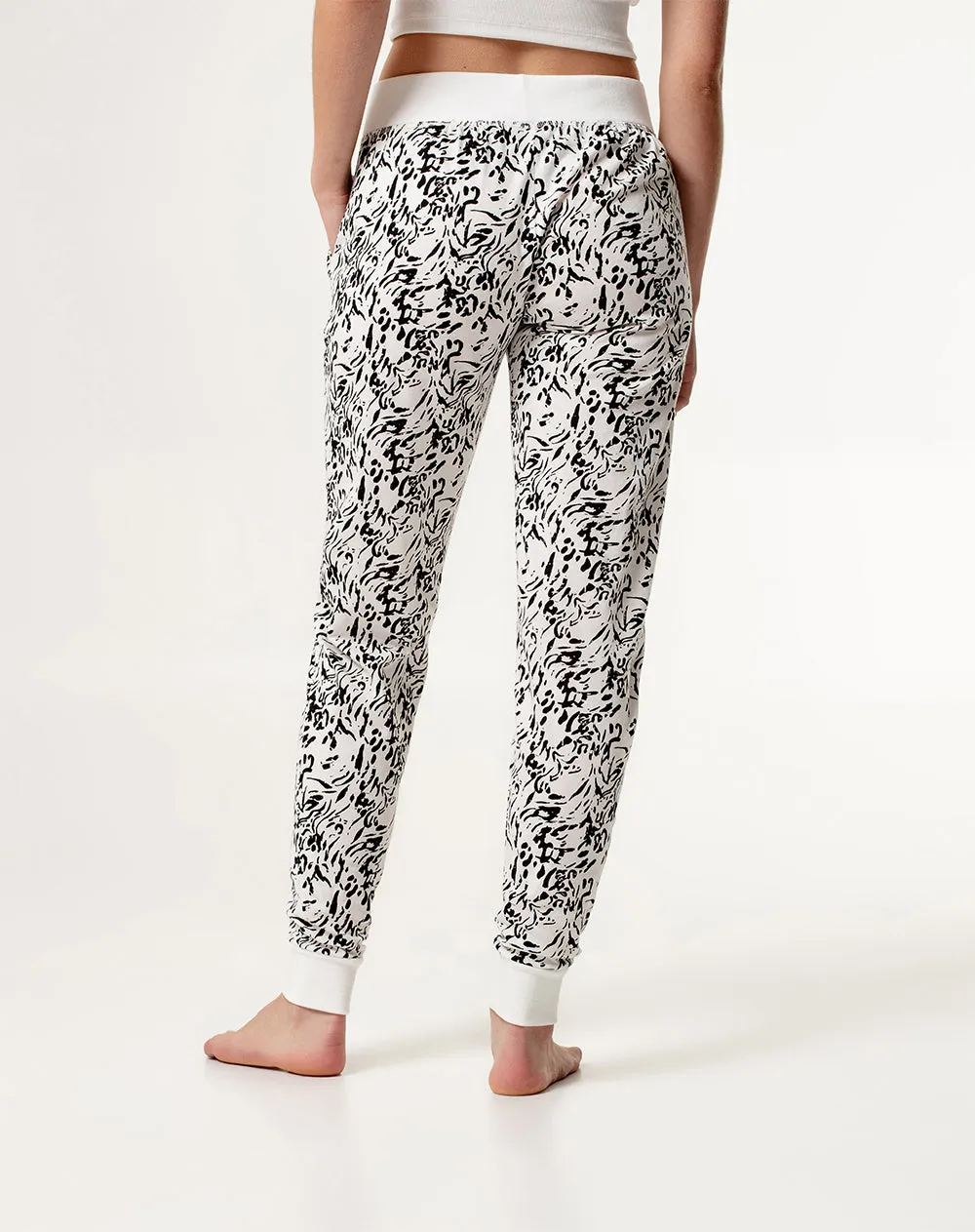 Pantalón slim fit tiro medio crudo estampado sold by Gef product image thumbnail 2