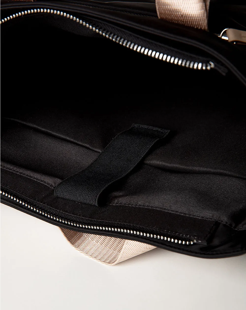 Morral negro sold by Gef product image thumbnail 5