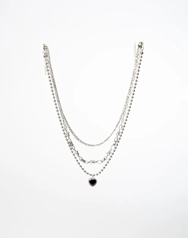 Set de collares plateados sold by Gef